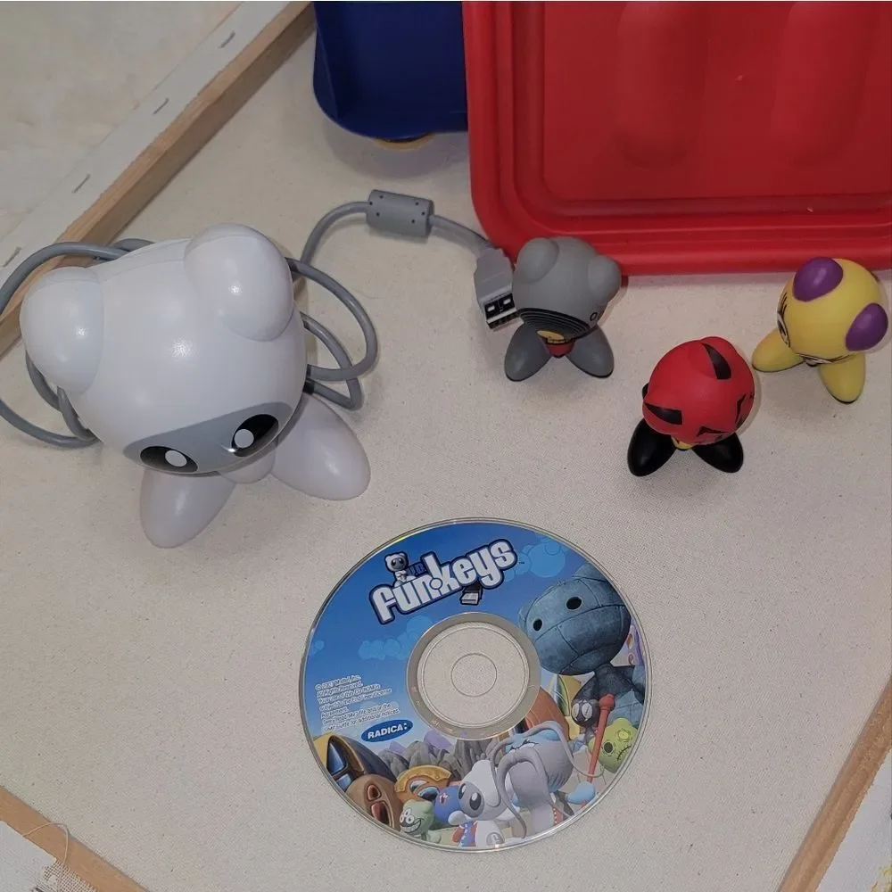 ☆ UB Funkeys Radica PC Game Lot 1 Hubs 3 Characters Game Disc 2007 Mattel ☆